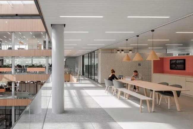 BIM Architecture | Smooth and Concise Joint Application of Suspended Eaves and Glass: ASICS Netherlands Headquarters Building/Powerhouse Company