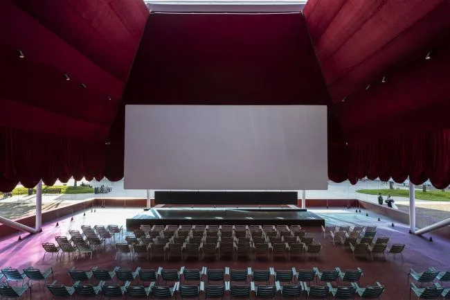 BIM Architecture | Inspired by 'Star Wars' and 'Blade Runner': Moscow Gorky Park Garage Cinema/SYNDICATE Architects
