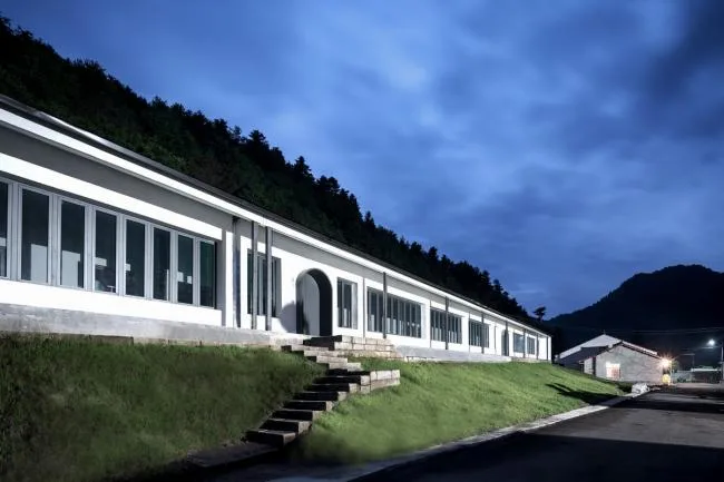BIM Architecture | 100 meter cafeteria at the foot of Qinling Mountains/STUDIO QI