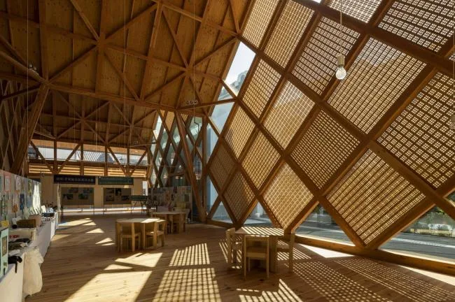 BIM Architecture | Continuous Ridge Like a Long Dragon Lying in the Wilderness: Tomioka Chamber of Commerce/Tezuka Guiqing Architectural Firm, Japan