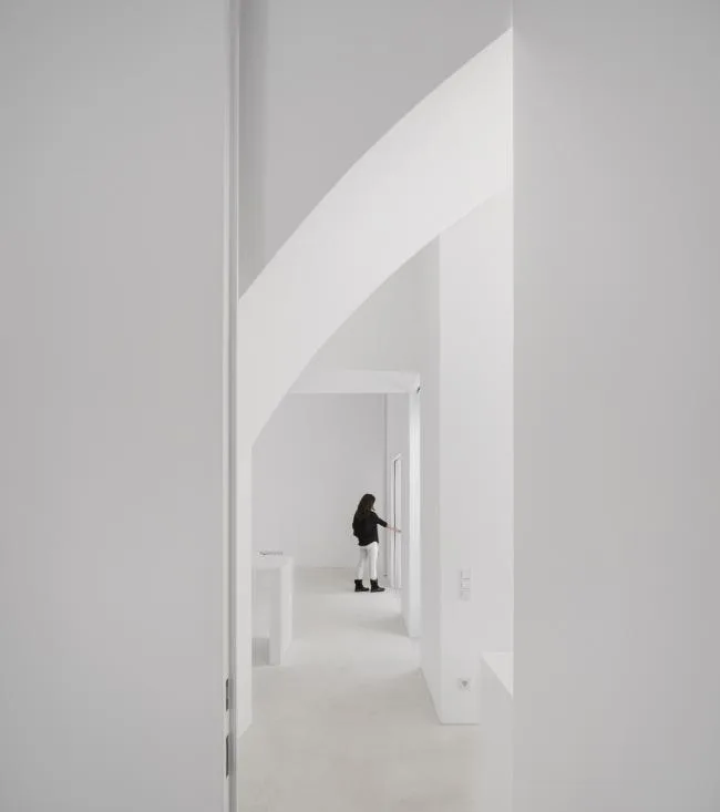 BIM Architecture | White Sculpture 'Flower' on Desolation: Fontinha Room/Buenos Aires Mateus+SIA arquitectura