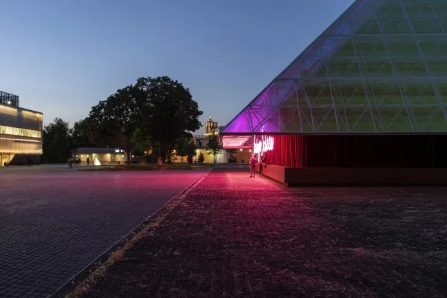 BIM Architecture | Inspired by 'Star Wars' and 'Blade Runner': Moscow Gorky Park Garage Cinema/SYNDICATE Architects