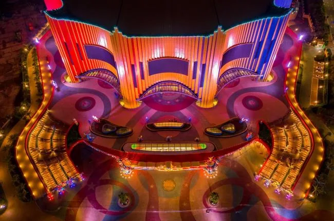 BIM Architecture | Zhuhai Chimelong Theater, echoing the circus architecture destroyed by the typhoon/Stufish Entertainment Architects