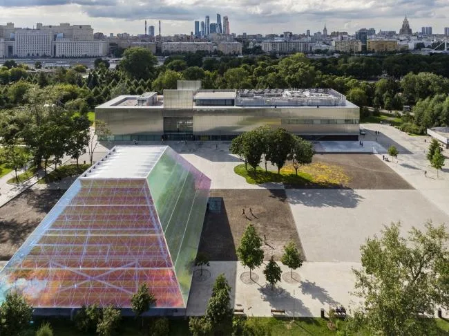 BIM Architecture | Inspired by 'Star Wars' and 'Blade Runner': Moscow Gorky Park Garage Cinema/SYNDICATE Architects