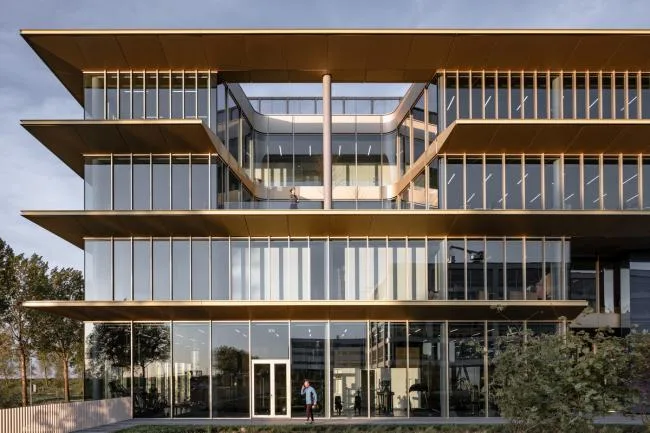 BIM Architecture | Smooth and Concise Joint Application of Suspended Eaves and Glass: ASICS Netherlands Headquarters Building/Powerhouse Company