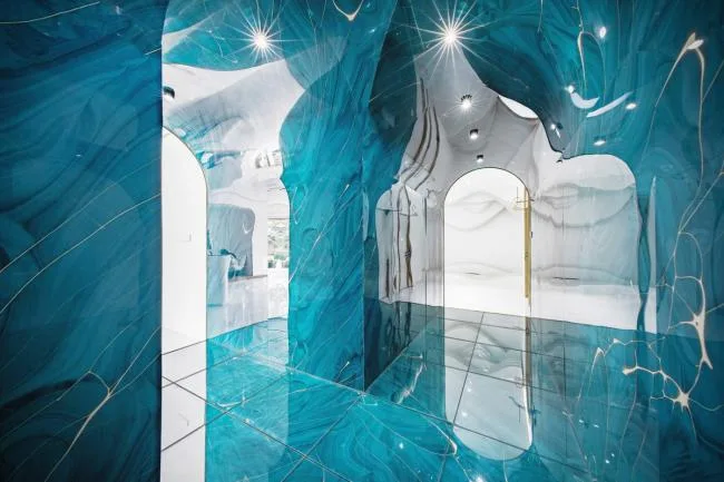 BIM architecture | Like crossing deep waters: Beauty salons/flat design on national borders