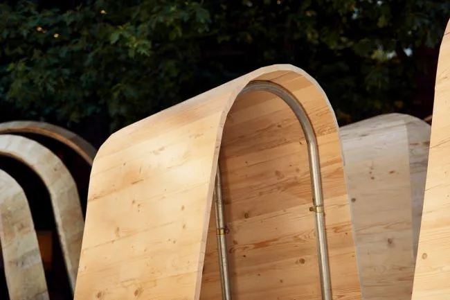 BIM Architecture | 2019 London Design Festival waveform timber assembly: 'Please sit down'/Paul Coxeter