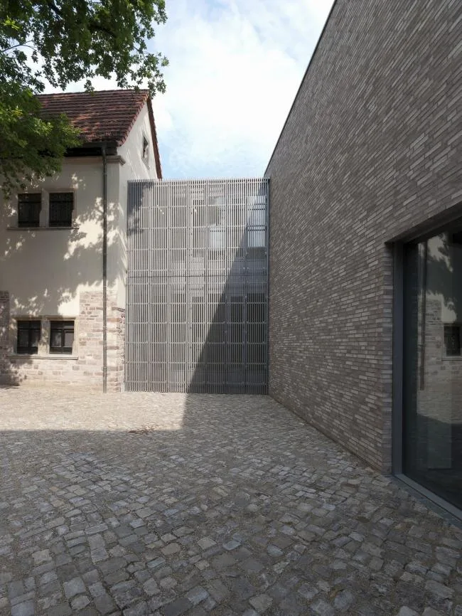 BIM Architecture | A Simple and Warm Dialogue between Old and New: Luthers Sterbeihaus Museum/VON M