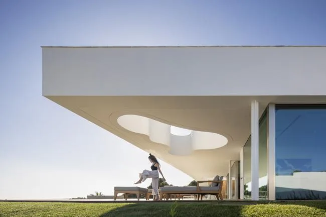 BIM Architecture | A Ray of Light from the Sea of Luxury: LuxMare Private Residence/M á rio Martins Atelier