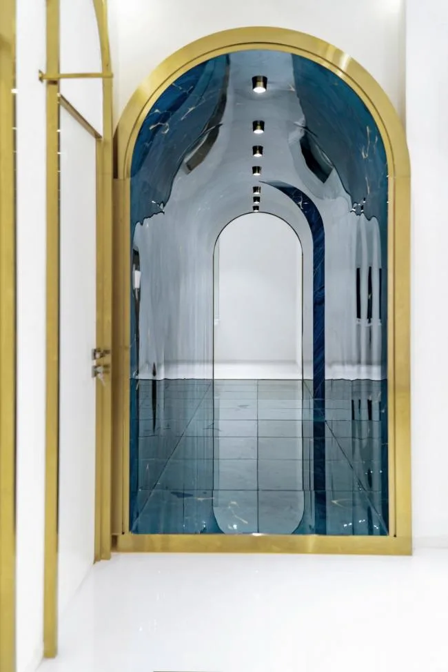 BIM architecture | Like crossing deep waters: Beauty salons/flat design on national borders