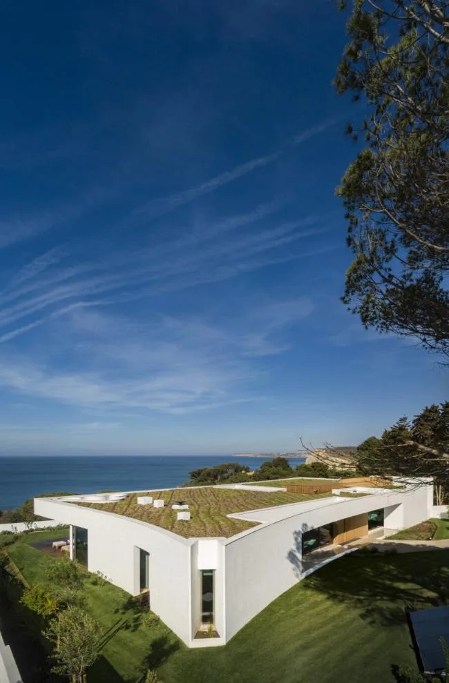 BIM Architecture | A Ray of Light from the Sea of Luxury: LuxMare Private Residence/M á rio Martins Atelier