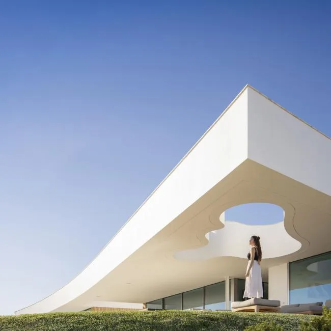 BIM Architecture | A Ray of Light from the Sea of Luxury: LuxMare Private Residence/M á rio Martins Atelier