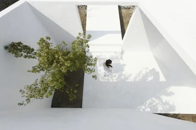BIM architecture | A touch of white between villages and settlements: Natermuri Villa/KA Architecture Studio