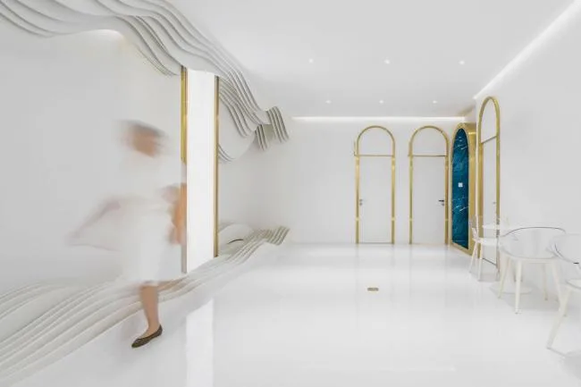 BIM architecture | Like crossing deep waters: Beauty salons/flat design on national borders