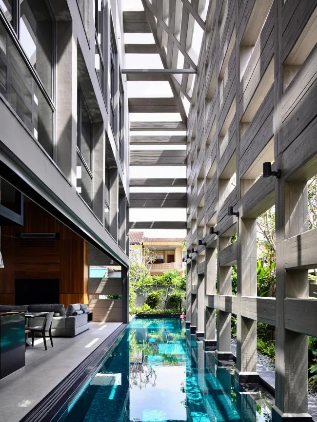 BIM Architecture | Concrete Sunroom, Showcasing the Beauty of Beam and Column Construction/HYLA Architects