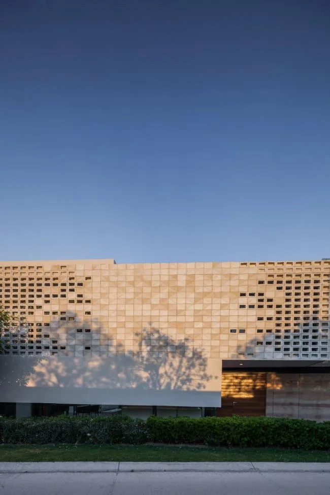 BIM Architecture | Light luxury yet elegant, exuding the natural scent of the site: RSV Room/Arkylab