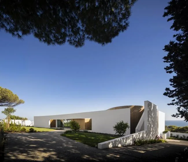 BIM Architecture | A Ray of Light from the Sea of Luxury: LuxMare Private Residence/M á rio Martins Atelier