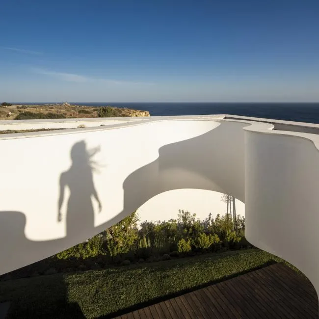 BIM Architecture | A Ray of Light from the Sea of Luxury: LuxMare Private Residence/M á rio Martins Atelier