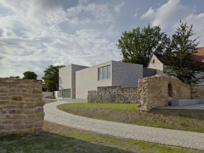 BIM Architecture | A Simple and Warm Dialogue between Old and New: Luthers Sterbeihaus Museum/VON M