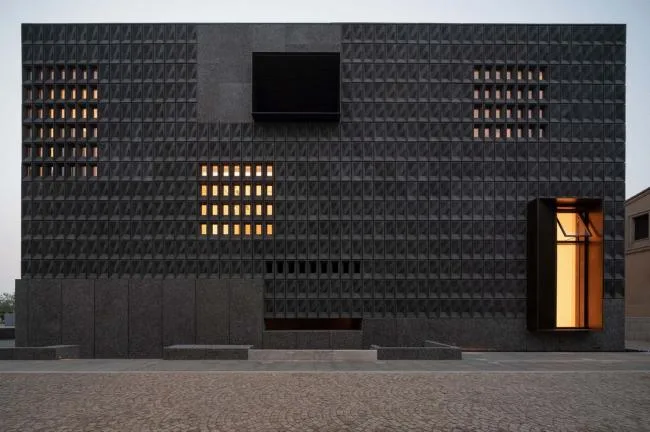 BIM Architecture | Quiet and Heavy, Like an Ancient Legend of the Sea: Anaya Art Center/Ruen Design