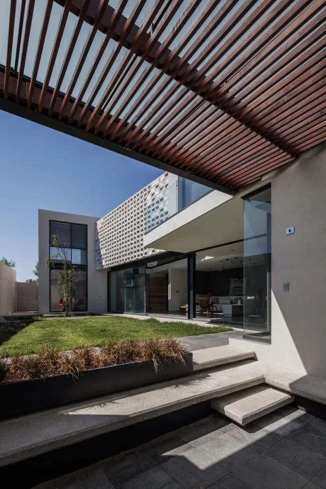 BIM Architecture | Light luxury yet elegant, exuding the natural scent of the site: RSV Room/Arkylab