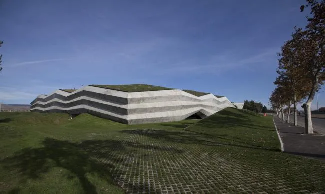 BIM Architecture | Green Grass Toppling, Turbulent Light and Shadow Coffee Factory/Khmaladze Architects