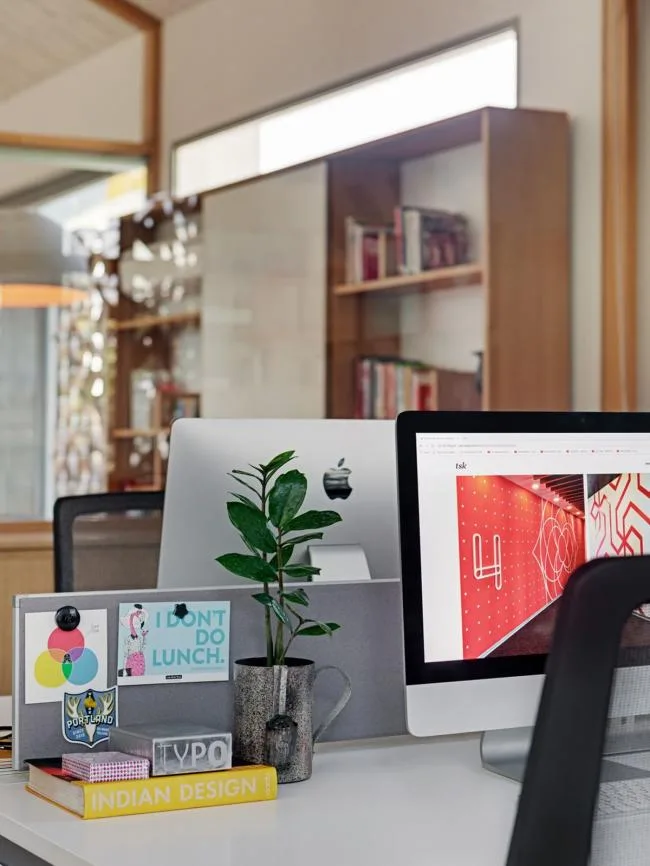 BIM Architecture | Design Studio Full of Clear and Artistic Fragrance/Khosra Architecture Studio