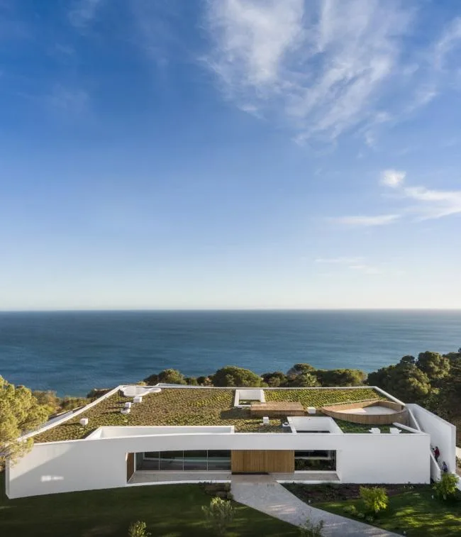 BIM Architecture | A Ray of Light from the Sea of Luxury: LuxMare Private Residence/M á rio Martins Atelier