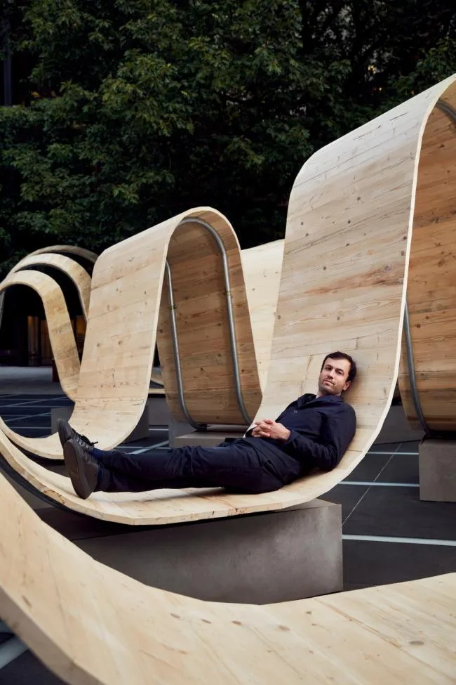 BIM Architecture | 2019 London Design Festival waveform timber assembly: 'Please sit down'/Paul Coxeter