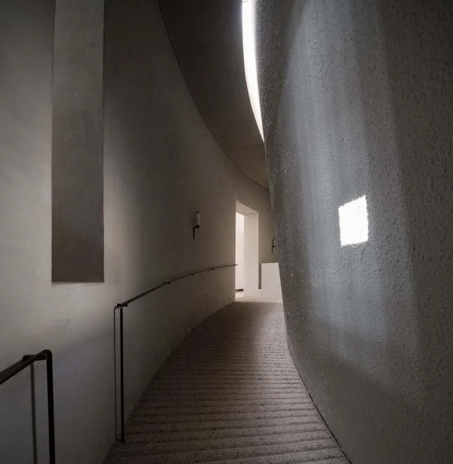 BIM Architecture | Quiet and Heavy, Like an Ancient Legend of the Sea: Anaya Art Center/Ruen Design