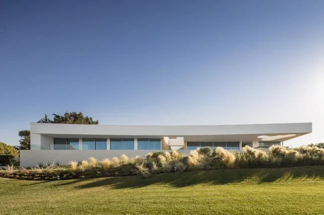 BIM Architecture | A Ray of Light from the Sea of Luxury: LuxMare Private Residence/M á rio Martins Atelier