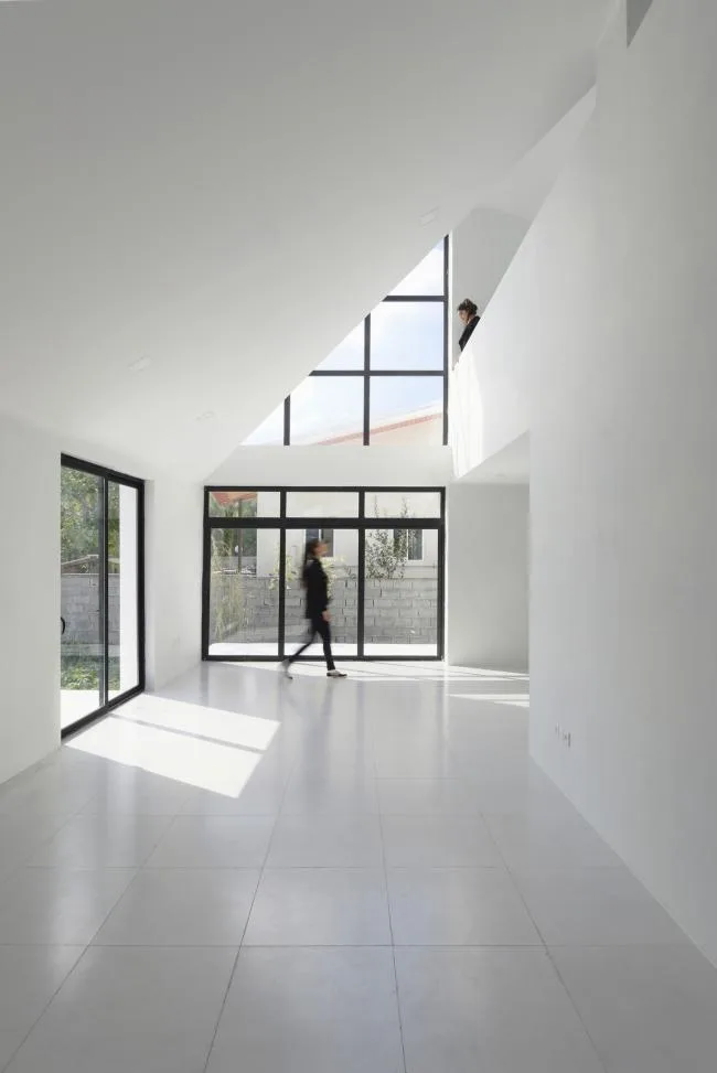 BIM architecture | A touch of white between villages and settlements: Natermuri Villa/KA Architecture Studio