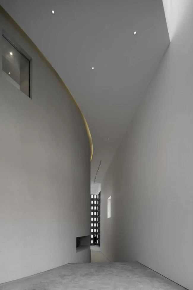 BIM Architecture | Quiet and Heavy, Like an Ancient Legend of the Sea: Anaya Art Center/Ruen Design