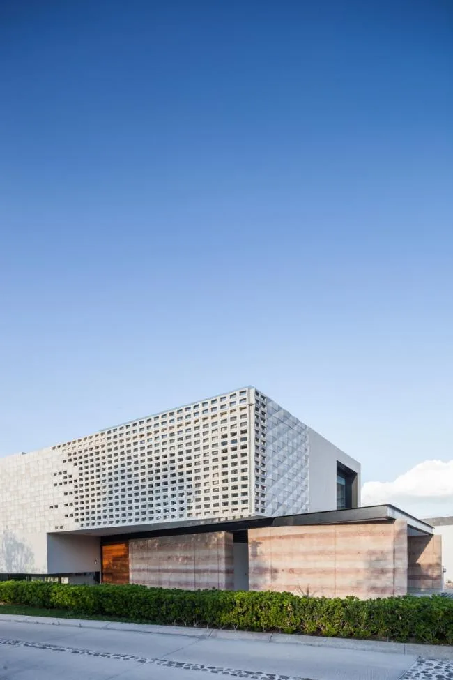 BIM Architecture | Light luxury yet elegant, exuding the natural scent of the site: RSV Room/Arkylab