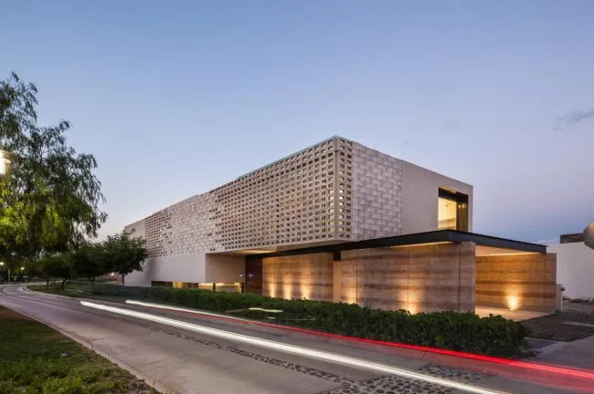 BIM Architecture | Light luxury yet elegant, exuding the natural scent of the site: RSV Room/Arkylab