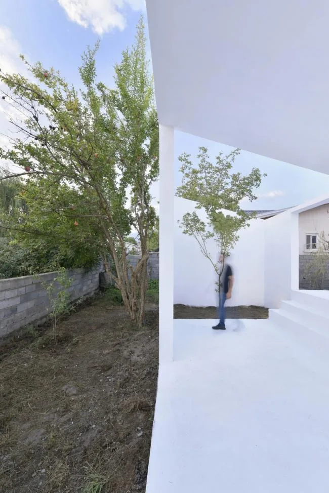 BIM architecture | A touch of white between villages and settlements: Natermuri Villa/KA Architecture Studio