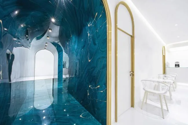 BIM architecture | Like crossing deep waters: Beauty salons/flat design on national borders