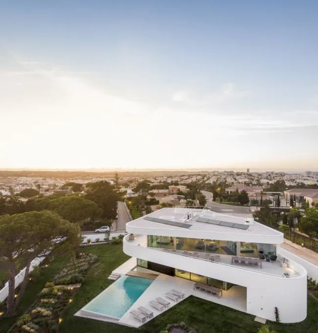 BIM Architecture | A Ray of Light from the Sea of Luxury: LuxMare Private Residence/M á rio Martins Atelier