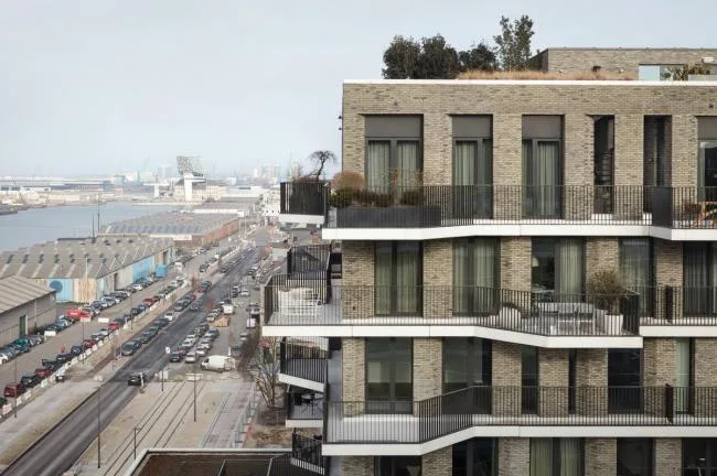 BIM Architecture | Cadis Apartments Standing in the Historic District/META Architects+POLO