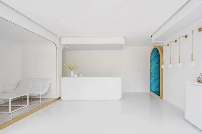 BIM architecture | Like crossing deep waters: Beauty salons/flat design on national borders