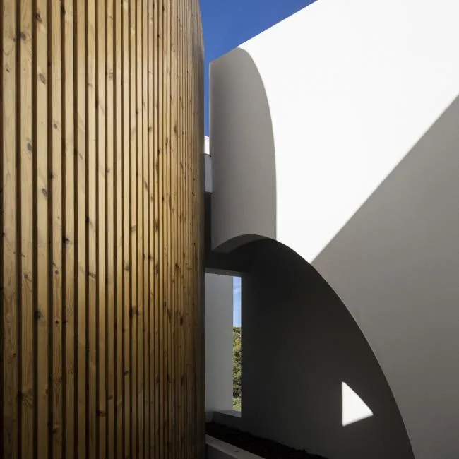 BIM Architecture | A Ray of Light from the Sea of Luxury: LuxMare Private Residence/M á rio Martins Atelier