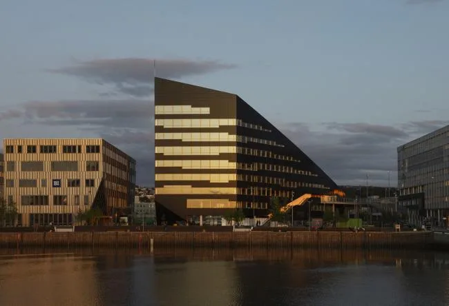 BIM architecture | Pursuing energy balance between polar day and polar night: Brattørkaia power station, Norway/Snøhetta