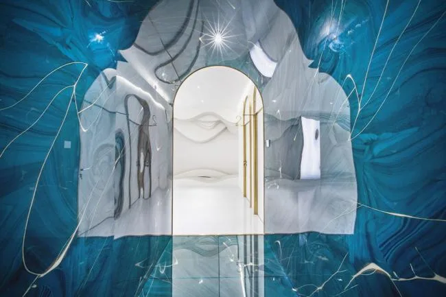 BIM architecture | Like crossing deep waters: Beauty salons/flat design on national borders