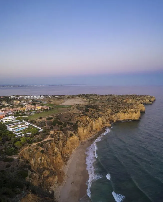 BIM Architecture | A Ray of Light from the Sea of Luxury: LuxMare Private Residence/M á rio Martins Atelier