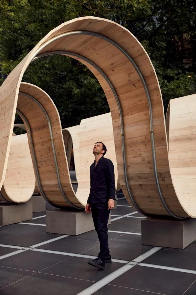 BIM Architecture | 2019 London Design Festival waveform timber assembly: 'Please sit down'/Paul Coxeter