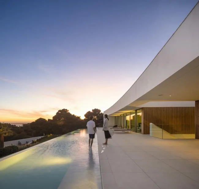 BIM Architecture | A Ray of Light from the Sea of Luxury: LuxMare Private Residence/M á rio Martins Atelier