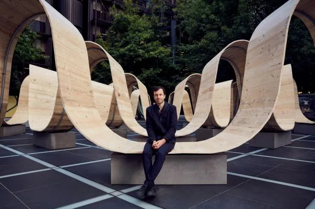 BIM Architecture | 2019 London Design Festival waveform timber assembly: 'Please sit down'/Paul Coxeter