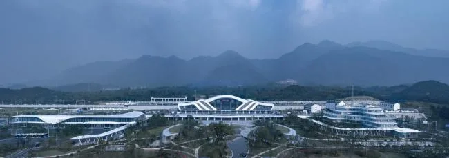 BIM Architecture | Reshaping the Mountains and Rivers of Fuchun with the Pen of Nature - Tonglu Station/Greentown Ten Dimensions of Hanghuang Railway