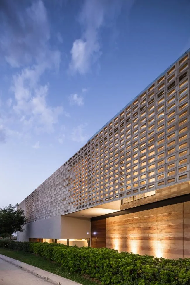 BIM Architecture | Light luxury yet elegant, exuding the natural scent of the site: RSV Room/Arkylab