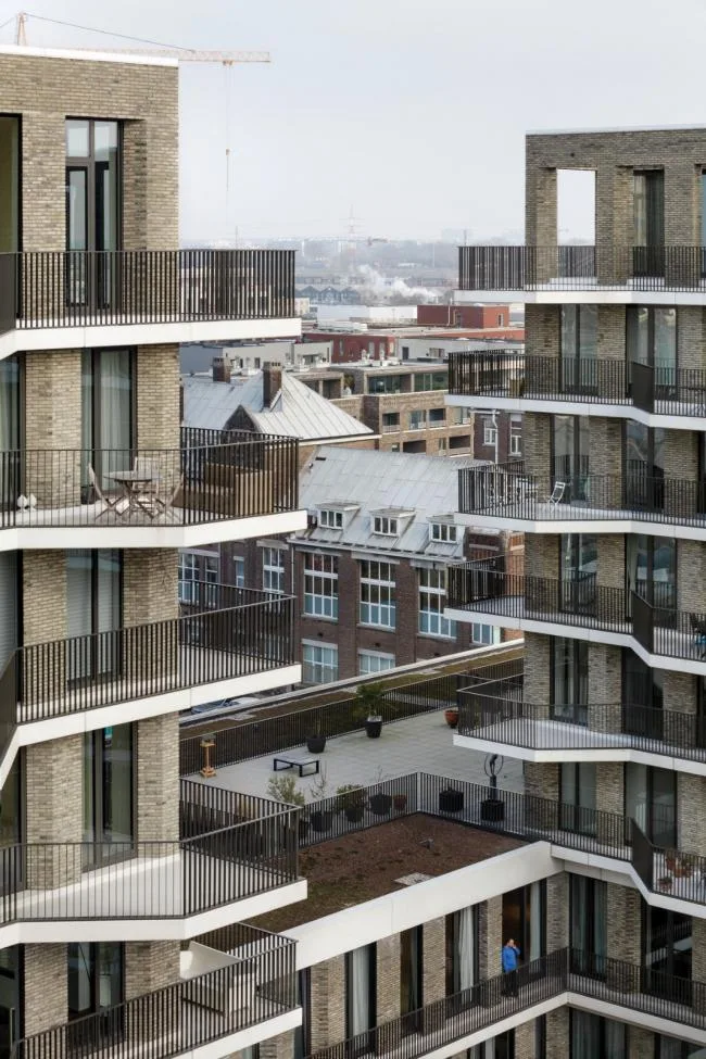 BIM Architecture | Cadis Apartments Standing in the Historic District/META Architects+POLO